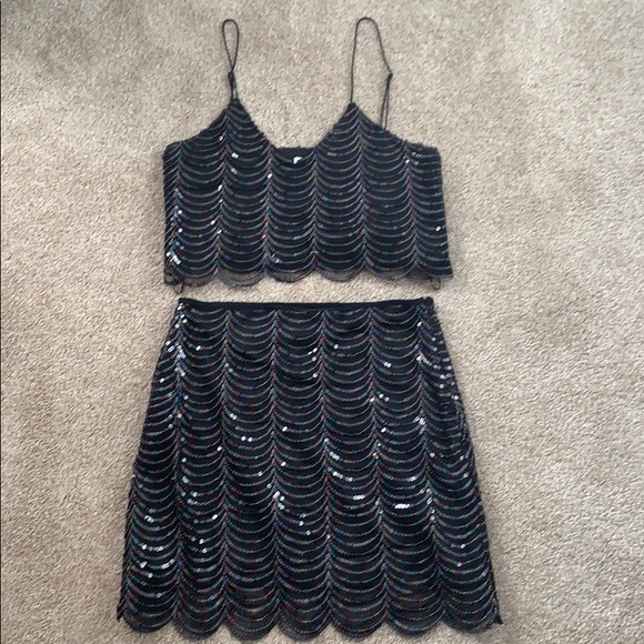 Luxe Dresses & Skirts - Sequin 2 piece skirt set